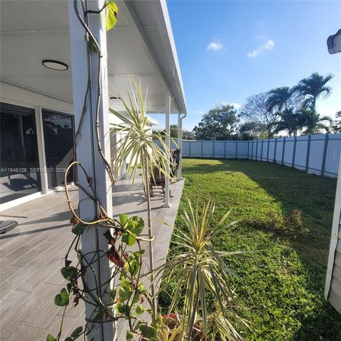 19930 SW 118th Pl, Miami, FL 33177