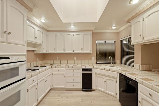 176 Rivergate Pl, Lodi, CA 95240