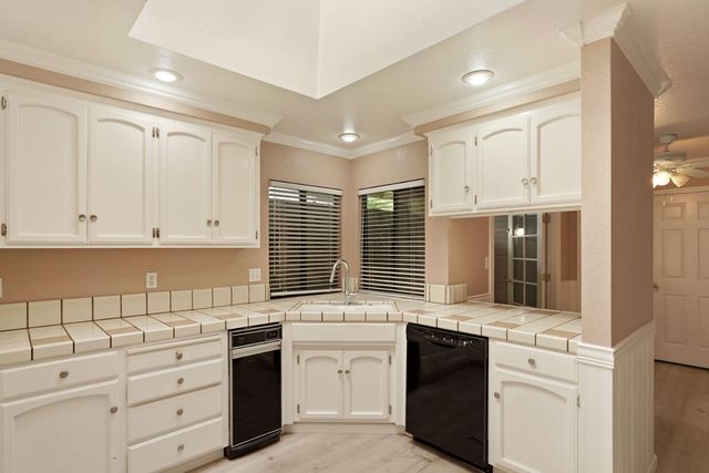 176 Rivergate Pl, Lodi, CA 95240