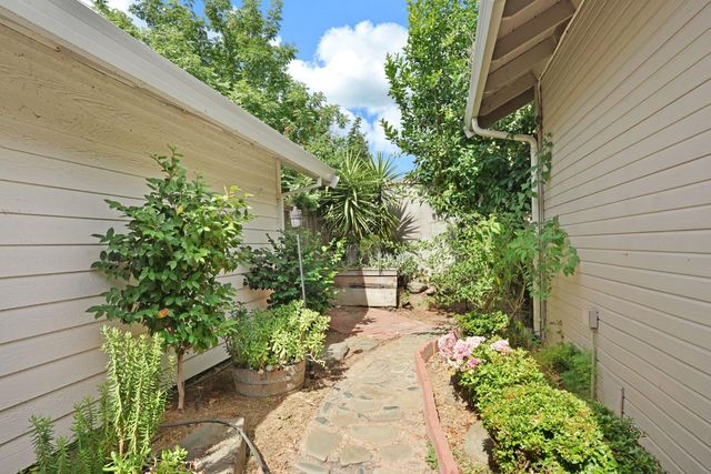 176 Rivergate Pl, Lodi, CA 95240