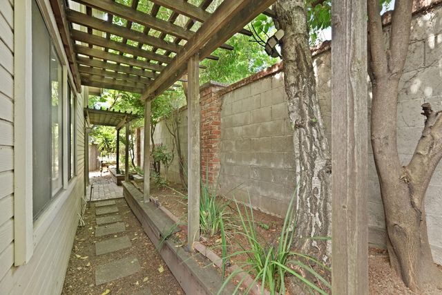 176 Rivergate Pl, Lodi, CA 95240