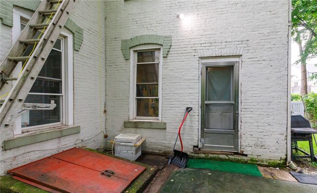 36-38 S Starr Ave, Avalon, PA 15202