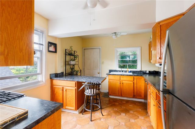 36-38 S Starr Ave, Avalon, PA 15202
