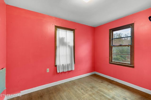 7593 Cracker Neck Rd, Washburn, TN 37888