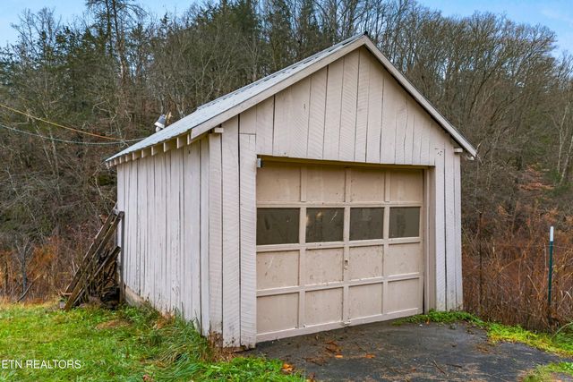 7593 Cracker Neck Rd, Washburn, TN 37888