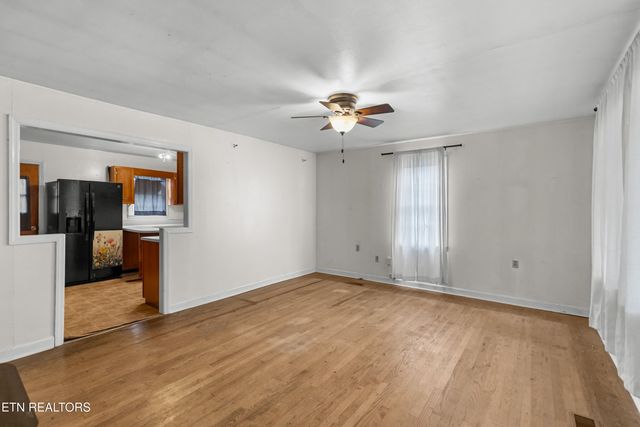 7593 Cracker Neck Rd, Washburn, TN 37888