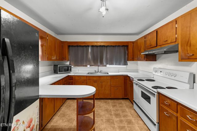 7593 Cracker Neck Rd, Washburn, TN 37888