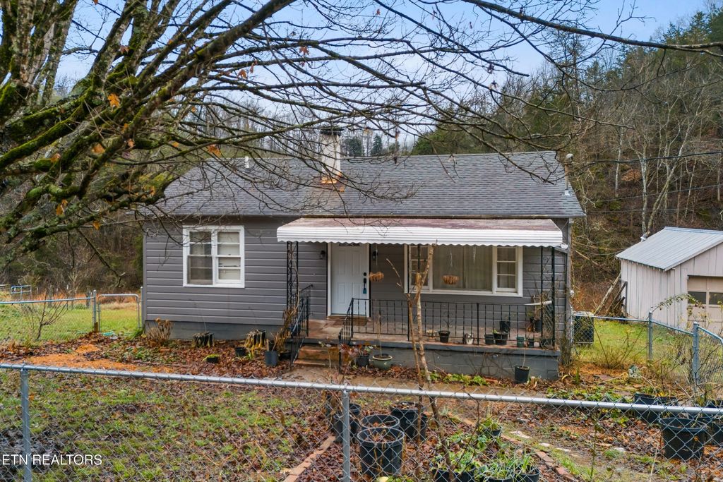 7593 Cracker Neck Rd, Washburn, TN 37888