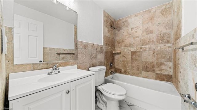 27 SW 19th CT, Cape Coral, FL 33991