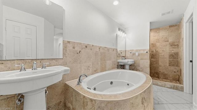 27 SW 19th CT, Cape Coral, FL 33991