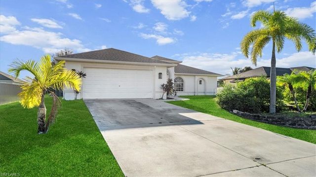 27 SW 19th CT, Cape Coral, FL 33991