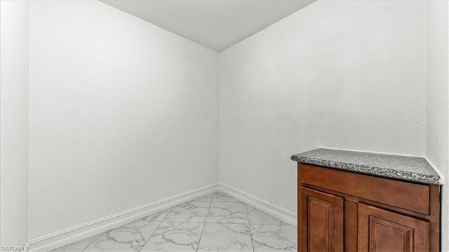 27 SW 19th CT, Cape Coral, FL 33991