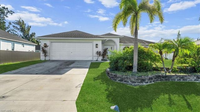 27 SW 19th CT, Cape Coral, FL 33991