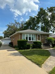 504 E Butterfield Road, Elmhurst, IL 60126