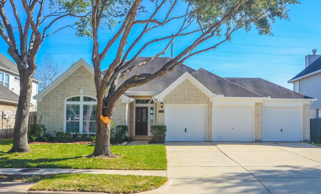 2123 Thistlerock Lane, Sugar Land, TX 77479