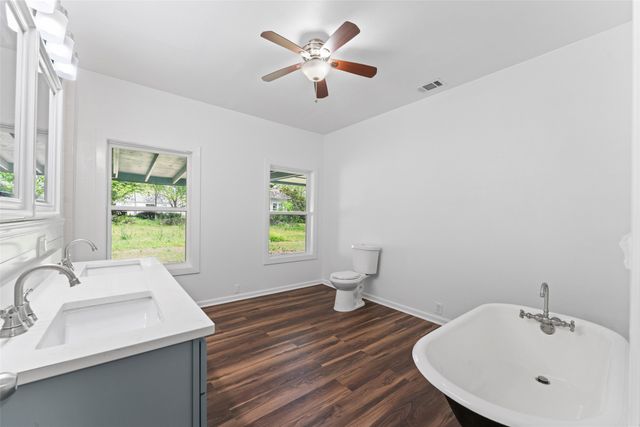 2405 Monroe Street, Commerce, TX 75428