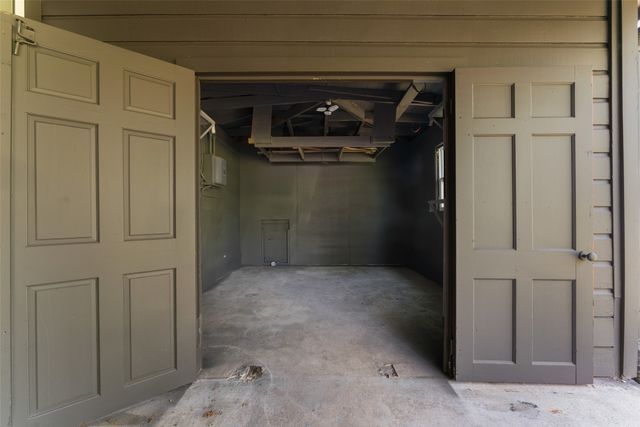 2405 Monroe Street, Commerce, TX 75428