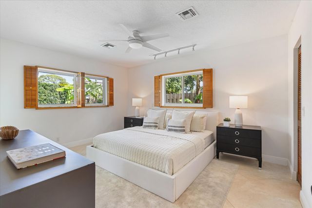 1041 SW 7th Street, Boca Raton, FL 33486