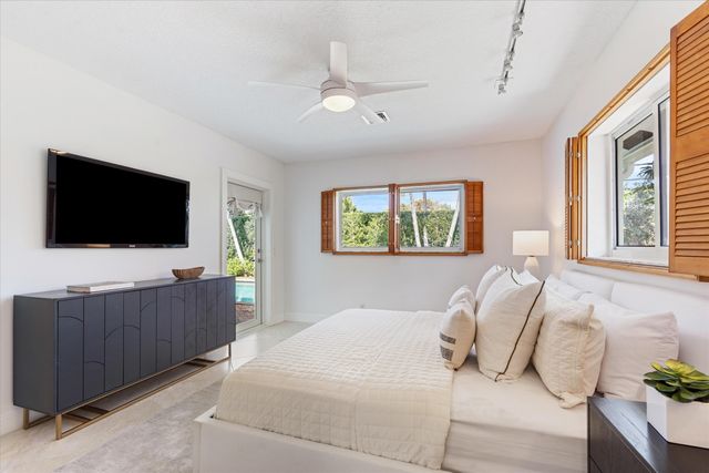 1041 SW 7th Street, Boca Raton, FL 33486