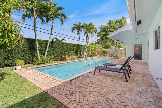 1041 SW 7th Street, Boca Raton, FL 33486