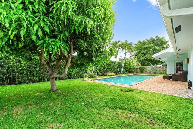 1041 SW 7th Street, Boca Raton, FL 33486