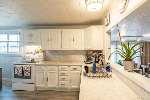 7 Lico Place, Babylon, NY 11702