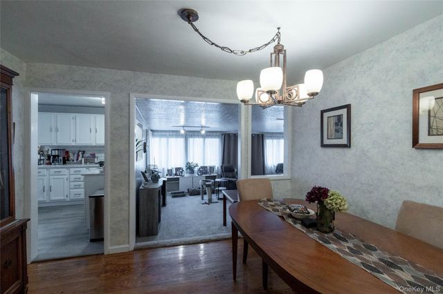 7 Lico Place, Babylon, NY 11702