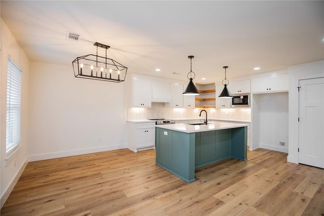 25 Kirkliston Lane, Bella Vista, AR 72715