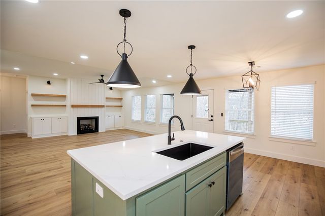 25 Kirkliston Lane, Bella Vista, AR 72715