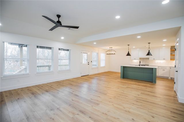 25 Kirkliston Lane, Bella Vista, AR 72715