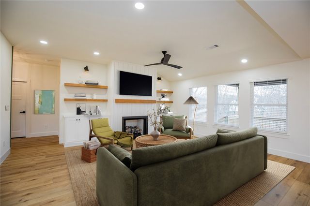 25 Kirkliston Lane, Bella Vista, AR 72715