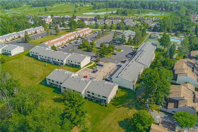9 Southcreek Court D, Amherst, NY 14051