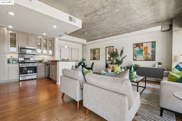 428 Alice St 822, Oakland, CA 94607