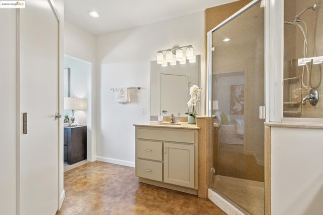 428 Alice St 822, Oakland, CA 94607