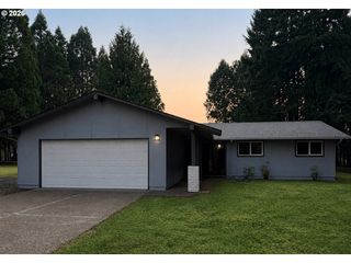 28016 GREEN OAKS Dr, Eugene, OR 97402