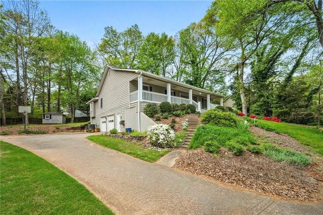 52 Travelers Way SW, Marietta, GA 30064