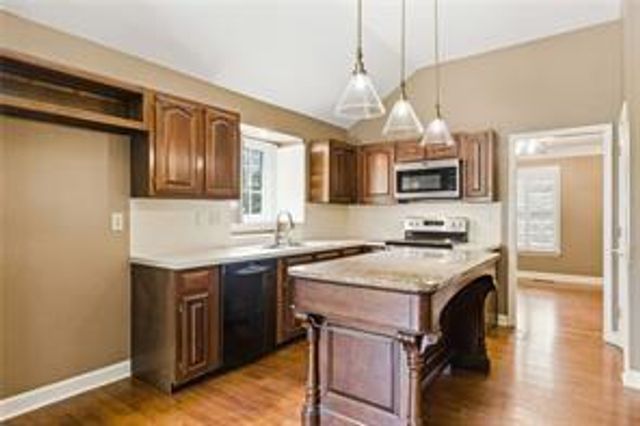52 Travelers Way SW, Marietta, GA 30064