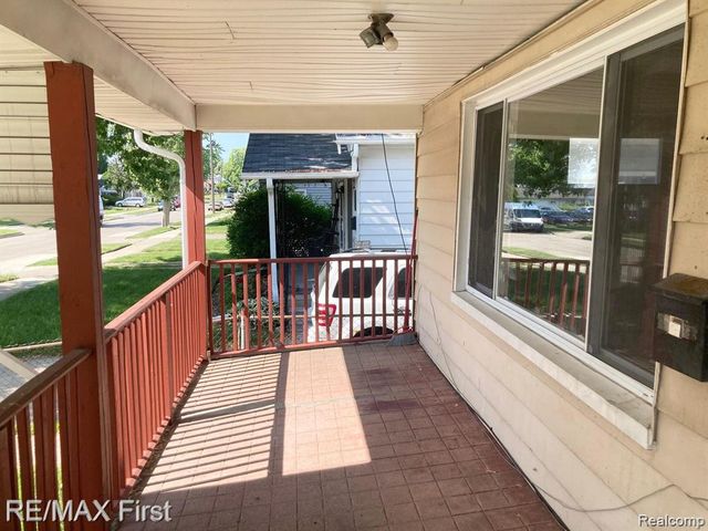 23360 Carlisle Avenue, Hazel Park, MI 48030