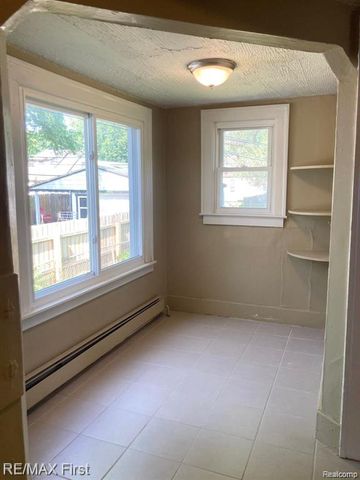 23360 Carlisle Avenue, Hazel Park, MI 48030
