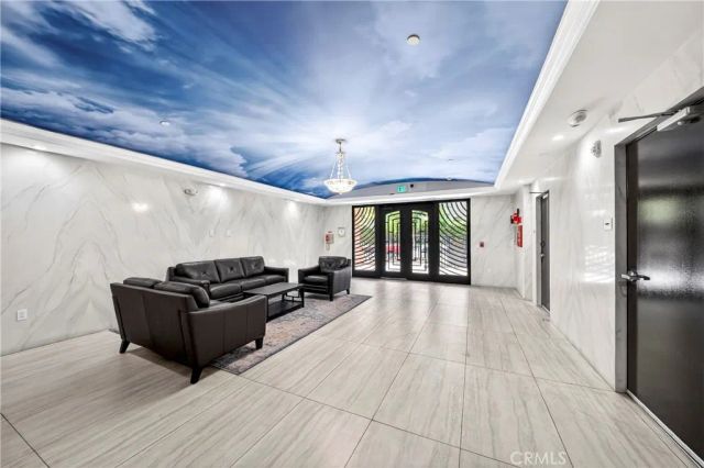 944 S Serrano Avenue 306, Los Angeles, CA 90006