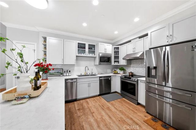 944 S Serrano Avenue 306, Los Angeles, CA 90006