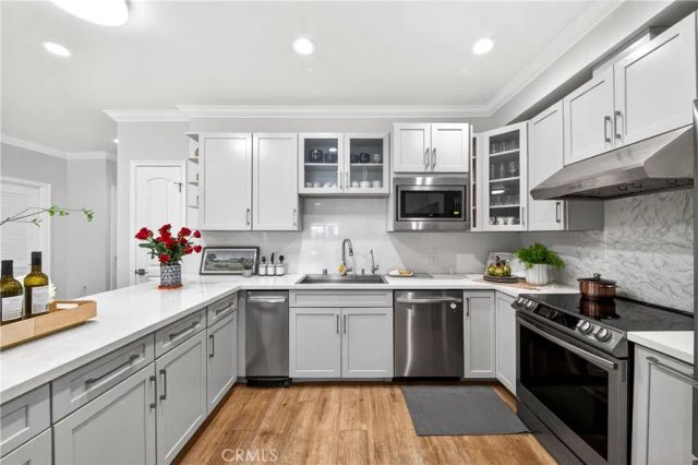 944 S Serrano Avenue 306, Los Angeles, CA 90006