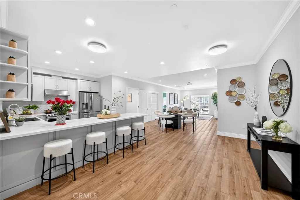 944 S Serrano Avenue 306, Los Angeles, CA 90006