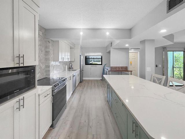 1291 SE Parkview Place, Stuart, FL 34994