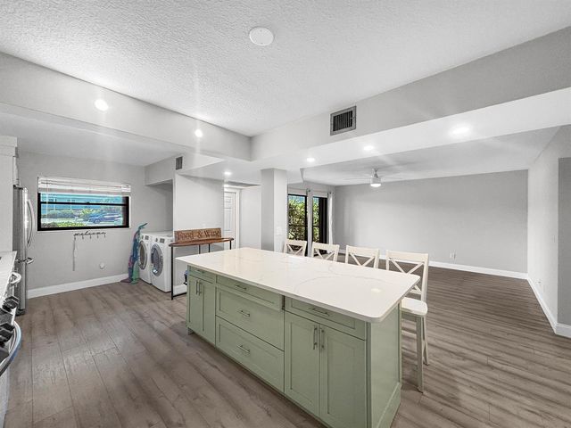 1291 SE Parkview Place, Stuart, FL 34994