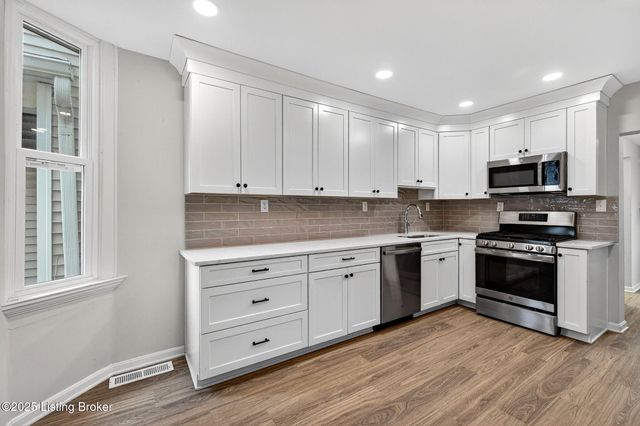 1111 E Burnett Ave, Louisville, KY 40217