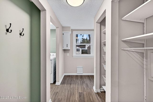 1111 E Burnett Ave, Louisville, KY 40217