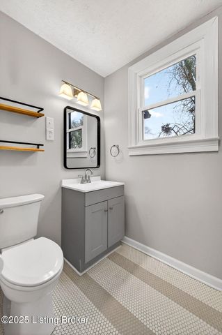 1111 E Burnett Ave, Louisville, KY 40217