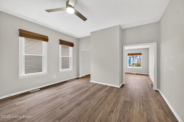 1111 E Burnett Ave, Louisville, KY 40217