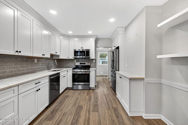 1111 E Burnett Ave, Louisville, KY 40217